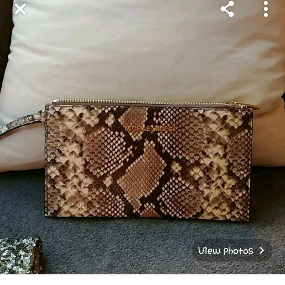 Michael Kors wristlet